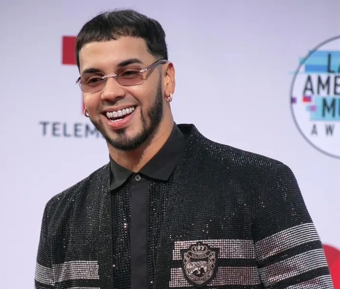 Anuel Aa Se Perdona A S Mismo Y Lo Vuelca En Las Leyendas Nunca