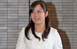 La princesa Kako de Japón cumple 28 años asumiendo la agenda de su