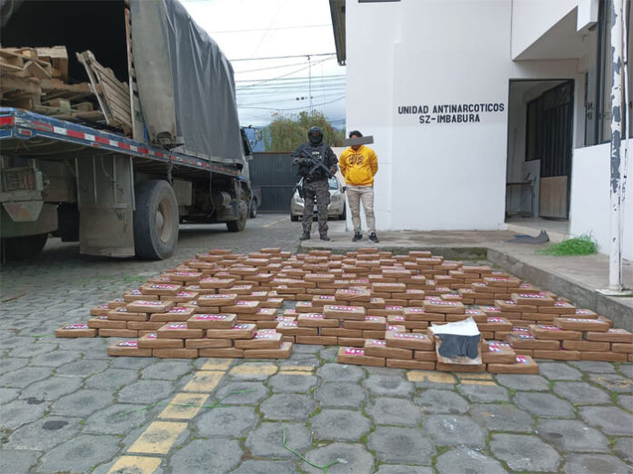 Más de 400 kilos de cocaína hallados en el falso fondo de camión en