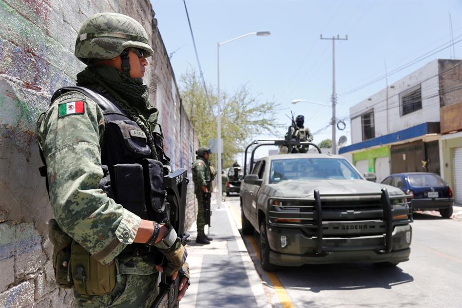 Ejército mexicano abate a 12 presuntos sicarios en la frontera con EEUU