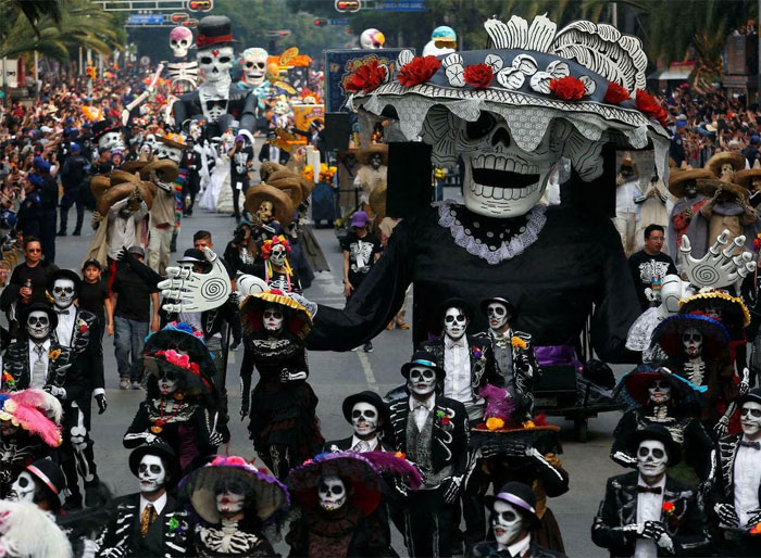 Las Catrinas Desfilan En Ciudad De M Xico Como Antesala Del D A De