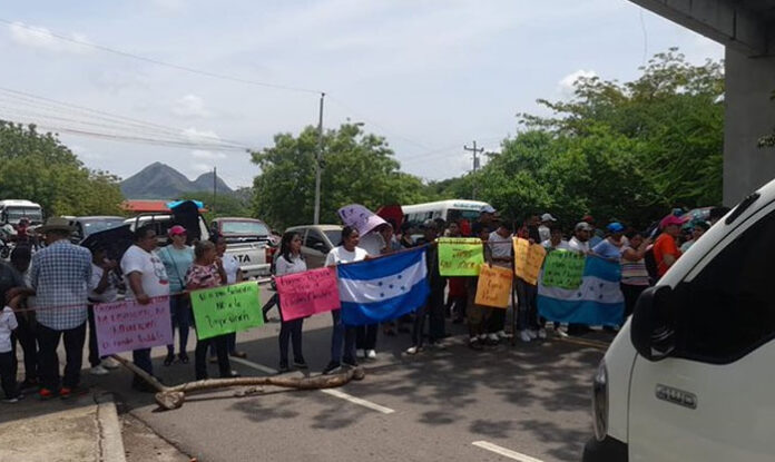 Docentes Se Toman Carretera Panamericana Ministro Sponda Les Responde