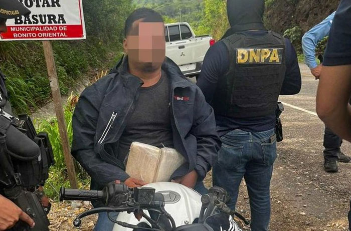 Detienen A Hombre Que Transportaba Dos Kilos De Supuesta Coca Na En