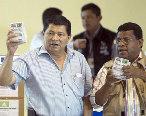 Tribunal Electoral hondureño entregó 288 mil credenciales a partidos políticos