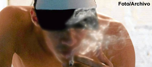 joven-fumando
