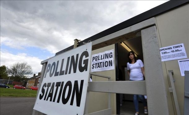 Los británicos votan en unas elecciones generales sin un claro favorito