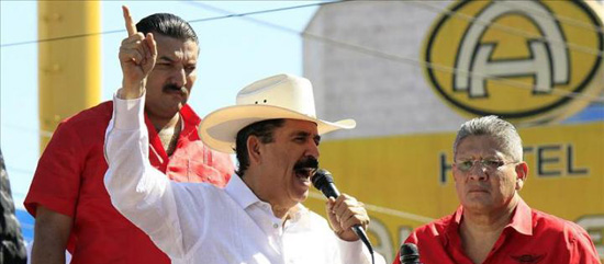 mel-zelaya-amurallado