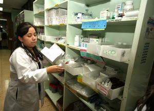 Abastecen-con-medicinas-el-hospital-Escuela noticia full