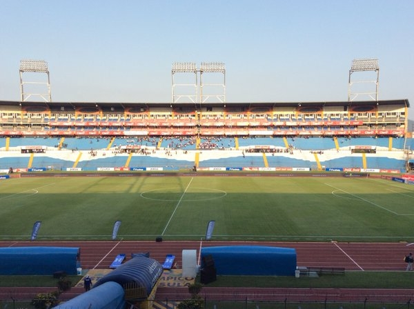 Estadio Olímpico comienza a recibir aficionados para el Honduras-El