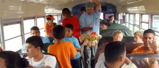 dentro de bus