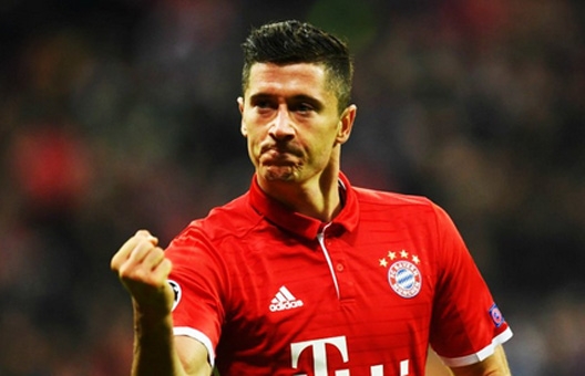 Un gol agónico de Lewandowski le da la victoria al Bayern