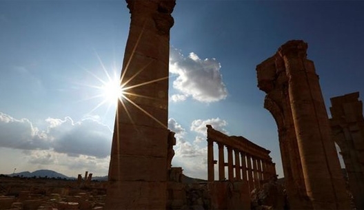 Arqueólogo rastrea con fotos satelitales saqueo y destrucción en Siria e Ira
