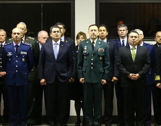 Con honores reciben al presidente hondureño en la Junta Interamericana de Defensa en Washington