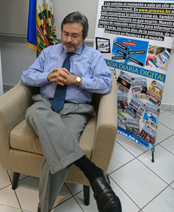 Juan Jimenez pensativo