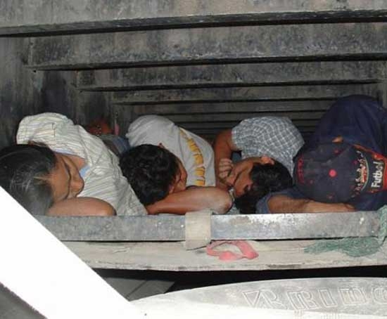 Migrantes hondureños también son víctimas de encierro en “camiones de la muerte”