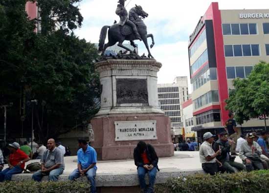 Estatua Morazán parque cent