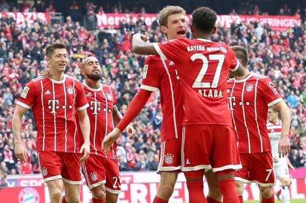 El Bayern hunde más al Hamburgo con un 6-0