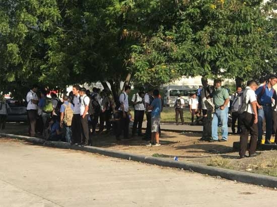 Estudiantes de media continúan en paro en el norte de Honduras