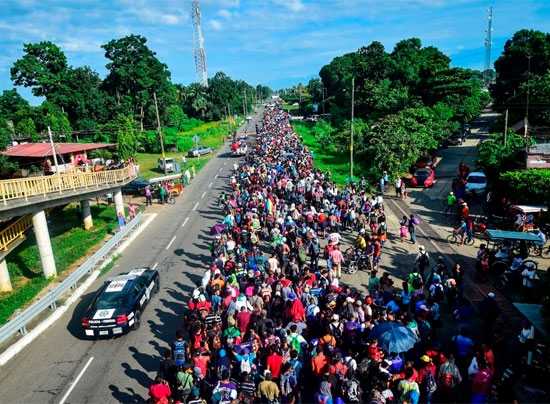 Caravanas migrantes avanzan sin liderazgo claro y con un sinf n de