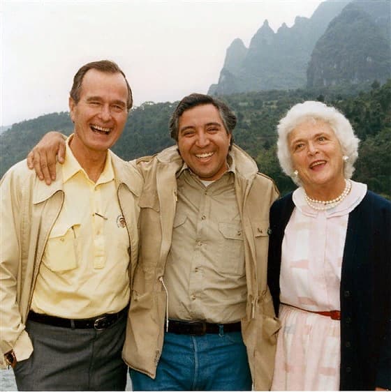 bush valdez foto 5 amigos en china