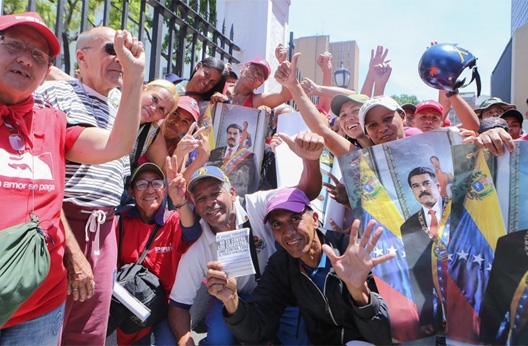 El chavismo apuntala su poder con un Maduro desaparecido
