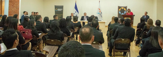 juramentan fiscales
