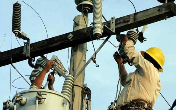 Postergan revisión de tarifas eléctricas hasta finales de abril, anuncia la CREE