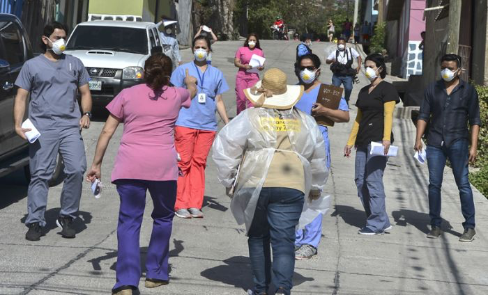 Las brigadas médicas pretenden llegar a las colonias con mayor incidencia epidemiológica