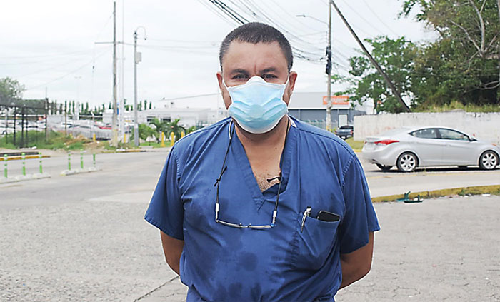 El doctor Umaña es diputado del Partido Salvador de Honduras (PSH).