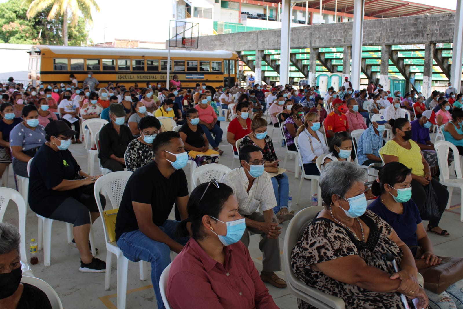 Entregan títulos de propiedad a más de 600 familias en Puerto Cortés | Proceso Digital