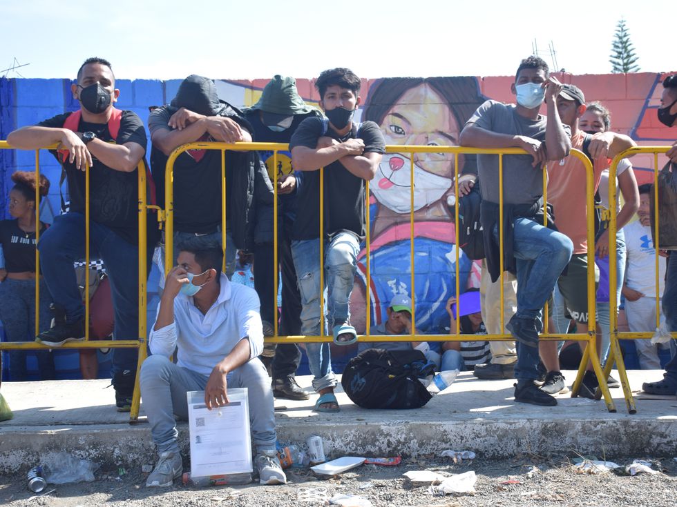 Migrantes realizan vigilias en el sur de M xico antes de su