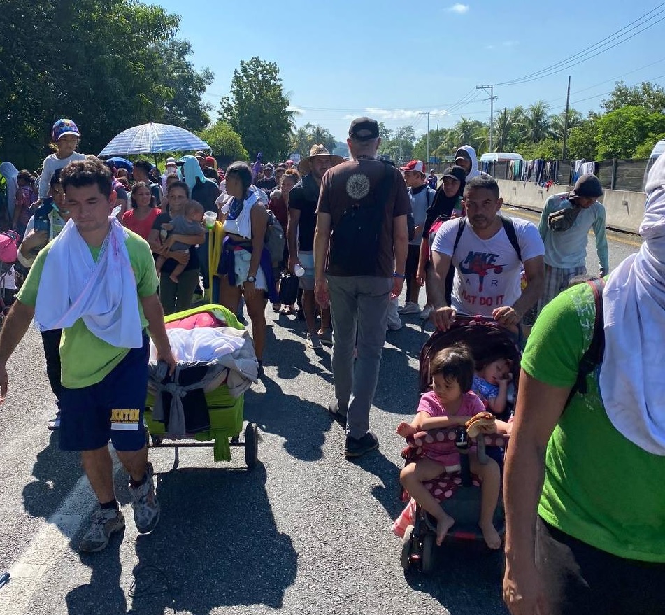 La Caravana Migrante Avanza Lentamente Por El Estado Mexicano De ...