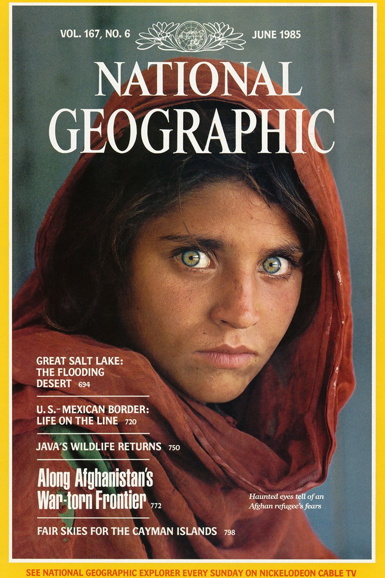 Italia Da Asilo A La Niña Afgana Retratada Por Steve Mccurry Proceso Digital 