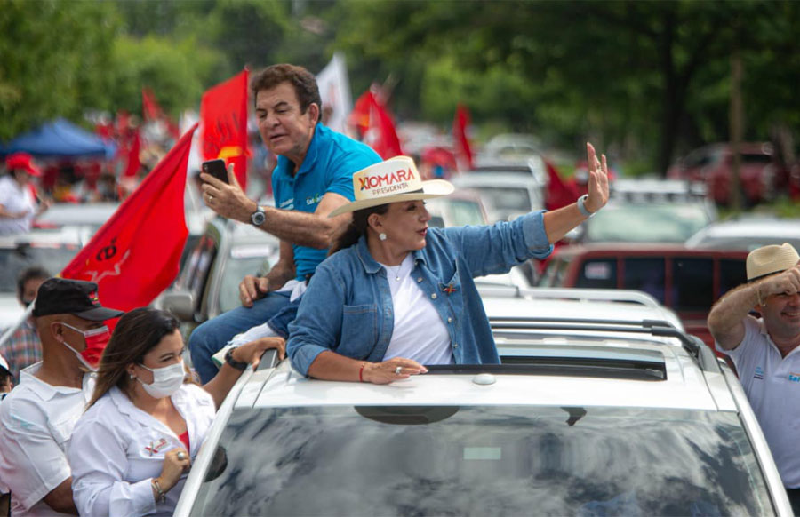 Con multitudinaria caravana de veh culos reciben en el sur a