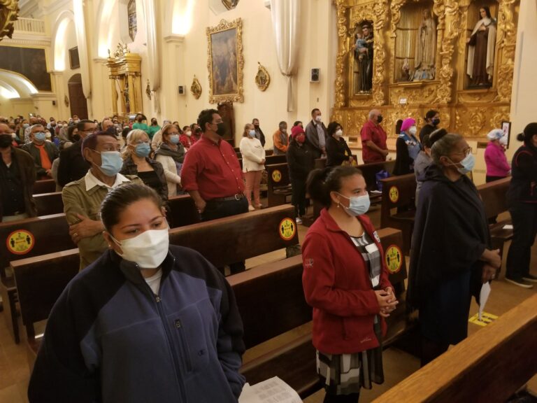 Iglesia Católica en Tegucigalpa realiza 40 horas de adoración