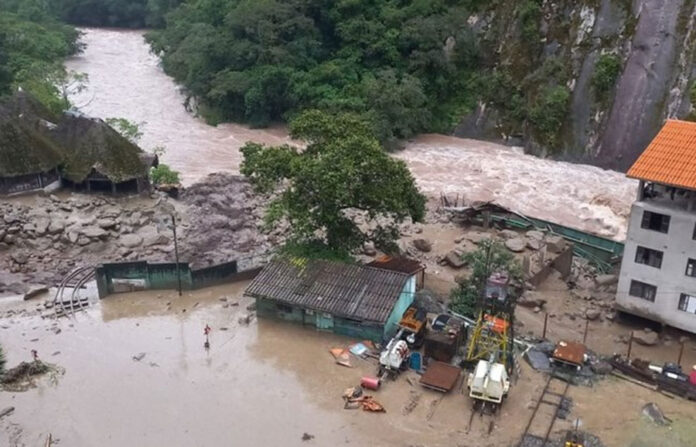El pueblo de Machu Picchu queda inundado tras desbordarse un río en Perú |  Proceso Digital