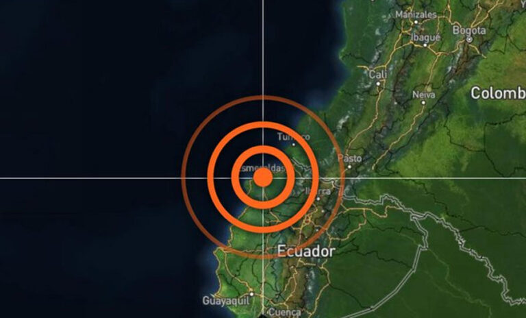 Al menos un muerto por fuerte sismo en costa de Ecuador, que sigue temblando