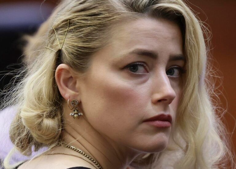 Un miembro del jurado dice que Amber Heard lloró «con lágrimas de cocodrilo»