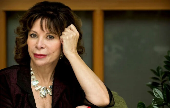 Isabel Allende, La Voz Femenina Más Popular Del «realismo Mágico ...