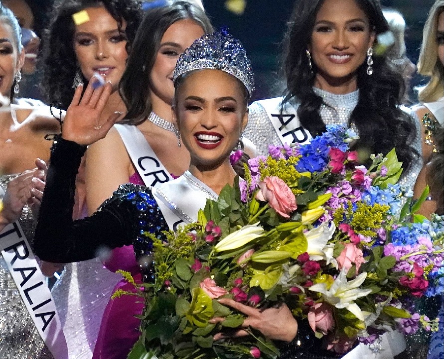 Miss Estados Unidos es coronada reina de la belleza universal Proceso