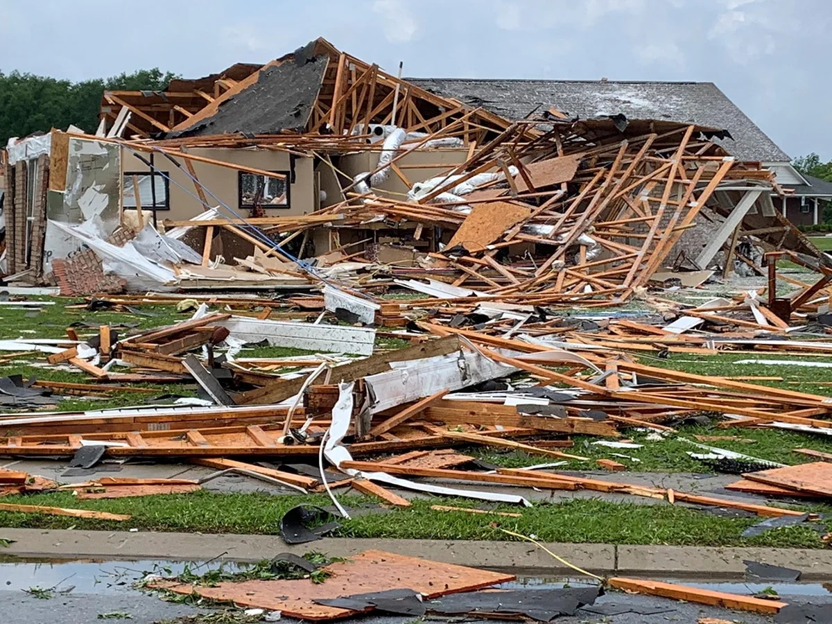 Fuertes tormentas y tornados azotan el sureste de Estados Unidos