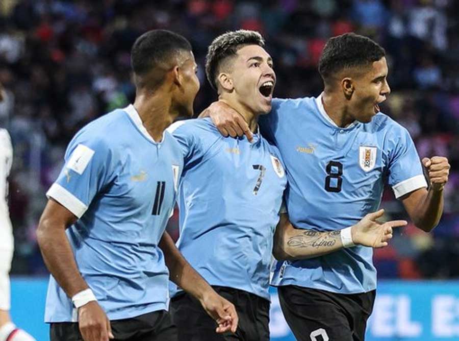 0-2. Uruguay vuela a semifinales para salvar el orgullo de