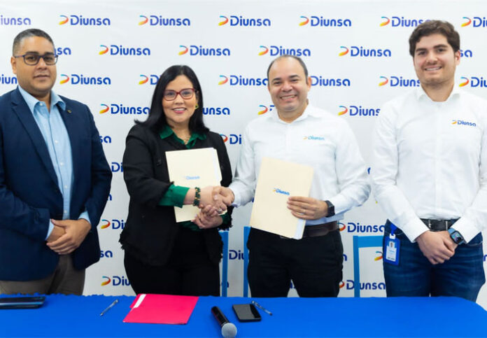DIUNSA y UNITEC firman convenio para estancias y prácticas
