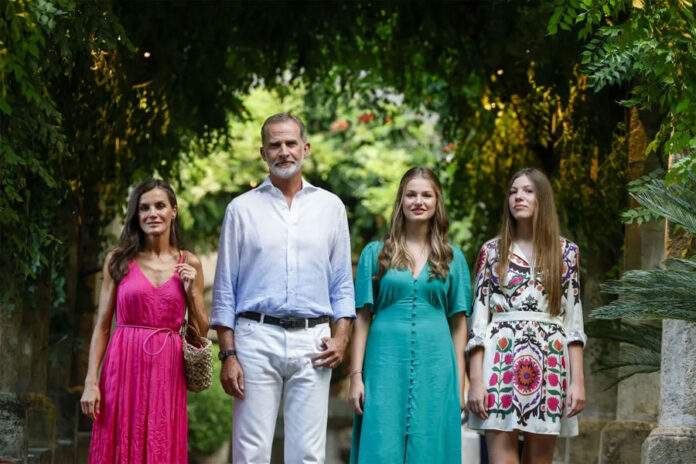 La Familia Real Española Realiza Su Tradicional Posado De Verano En Mallorca Proceso Digital 0993