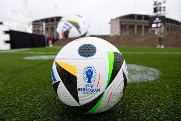 La UEFA presenta 'Fussballiebe', el balón oficial para la Eurocopa