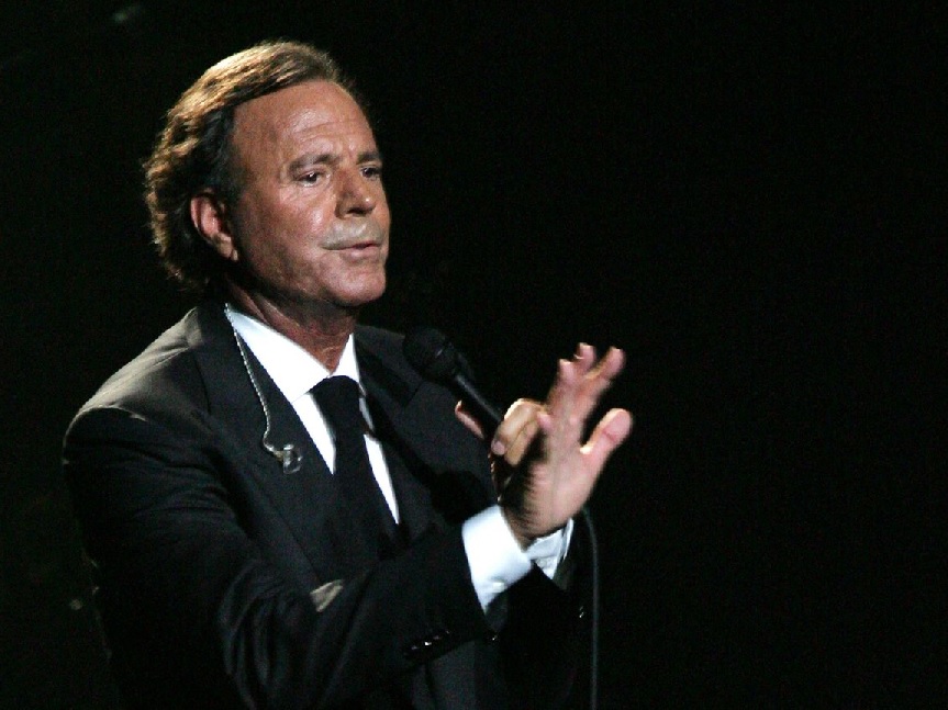 De Julio Iglesias A Taylor Swift, La Historia Musical Del Santiago 