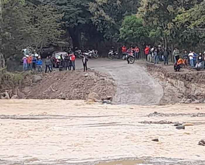 Crecida De Río Deja Comunidades Incomunicadas En Corquín Copán Proceso Digital 2659