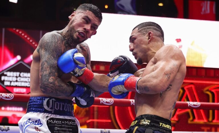 Teofimo López muestra una exhibición dominante ante Barboza Jr y retiene su título superligero de la OMB Teofimo López muestra una exhibición dominante ante Barboza Jr y retiene su título superligero de la OMB