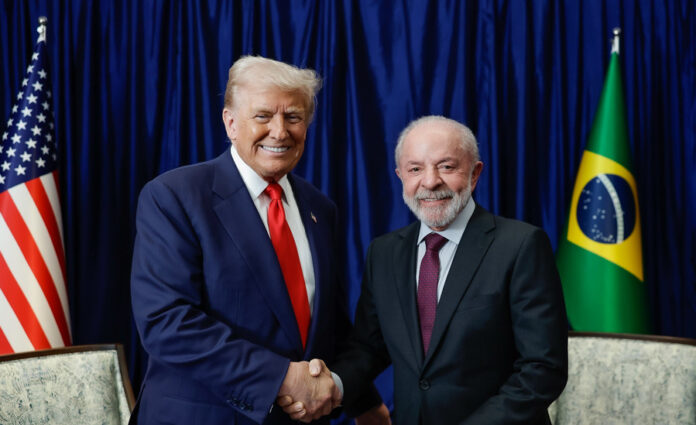 El presidente brasileño Luíz Inácio Lula da Silva se reúne con Donald Trump en el marco de la ASEAN
