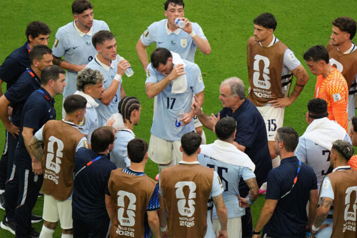 Marcelo-Bielsa-regaña-a-jugadores